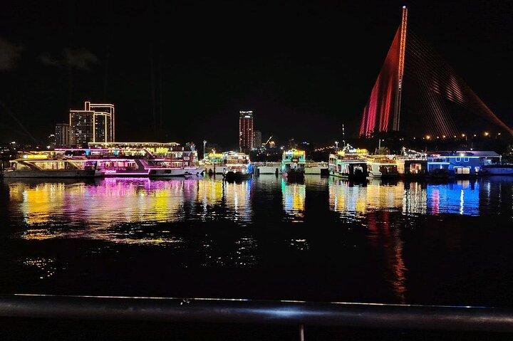 Upplev Da Nang Han River Local Cruise by Night