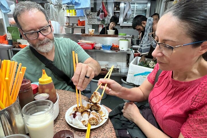 Hong Kong Private Food Tour with Michelin Street Food
