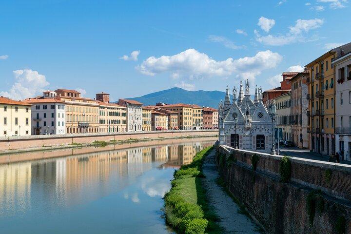 Private Pisa Discovery Walking Tour with Leaning Tower Access