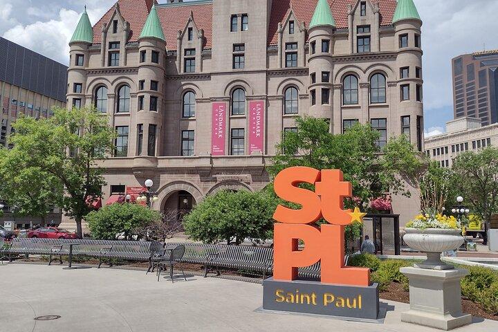 Minnesotas historiske by: En selvguidet tur til Downtown St. Paul