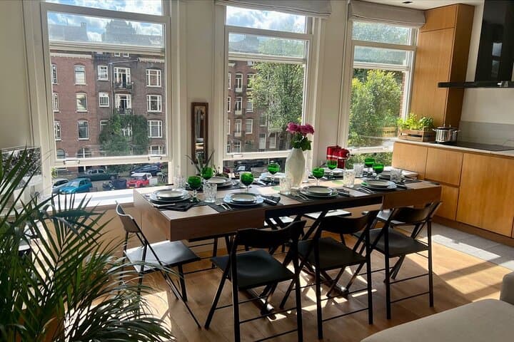 Authentic Italian Dinner in Cozy Canal Home in Amsterdam