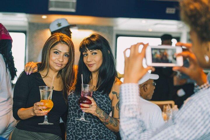 City Cruises Washington DC : Signature Mimosa Brunch Cruise