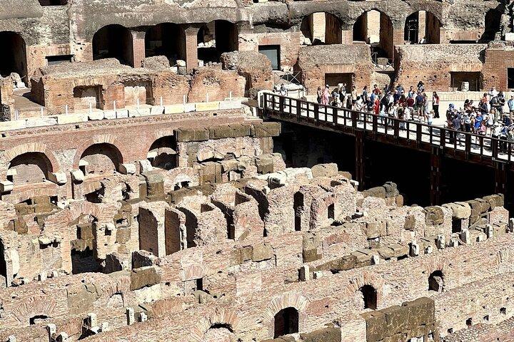 Arena del Colosseo, Palatino e Foro Romano max 12 visitatori Tour