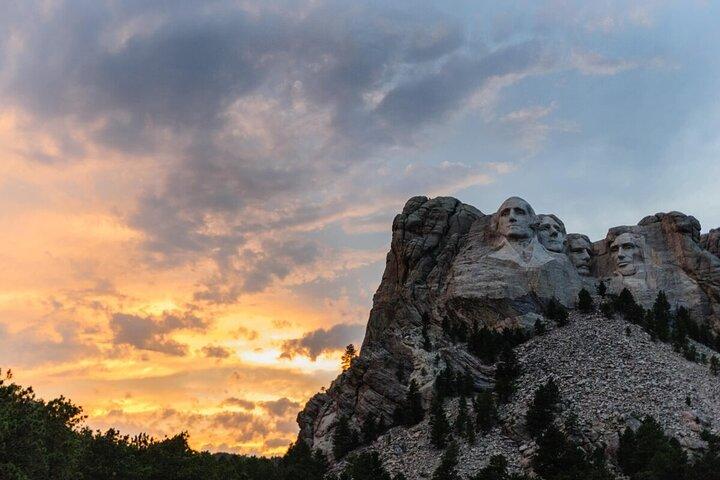 Cerimonia notturna e tour del Monte Rushmore - con gallerie e osservazione delle stelle