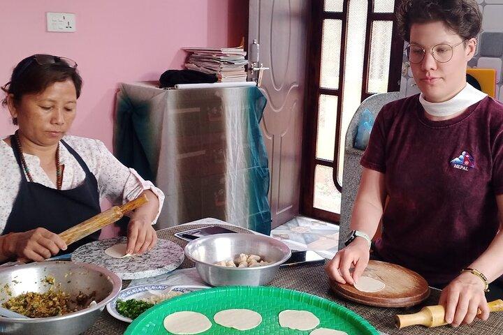 Nepalesisk madlavningskursus i Pokhara med en lokal familie