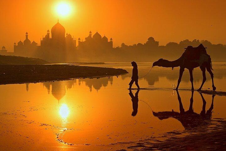 Agra Day Trip fra Delhi med Taj Mahal ved solnedgang