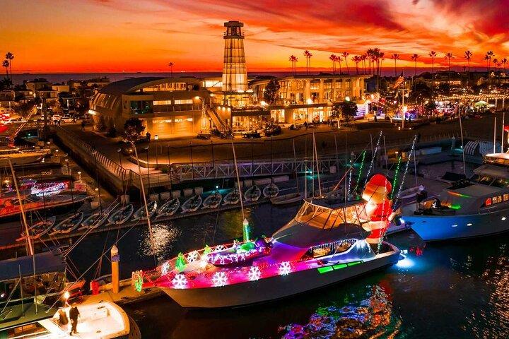 Holiday Lights Cruise door de luxe haven van Newport Beach