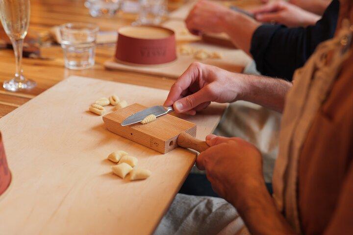 Pasta-Making & Unlimited Prosecco in London