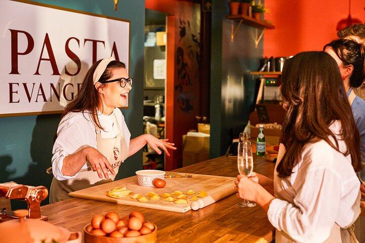 Pasta-Making & Unlimited Prosecco in London