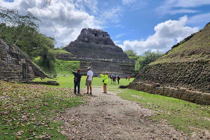 Tour di Xunantunich Maya e Blue Hole da Hopkins