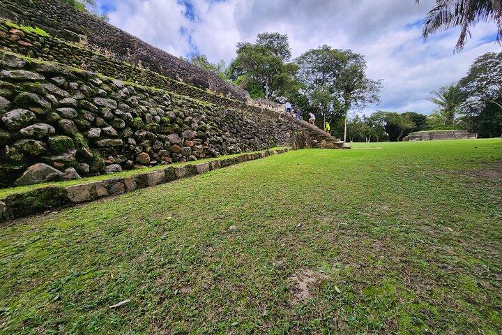 Tour di Xunantunich Maya e Blue Hole da Hopkins