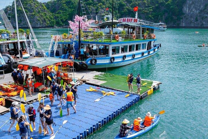 Excursion d'une journée en bateau de l'île de Cat Ba à la baie de Lan Ha
