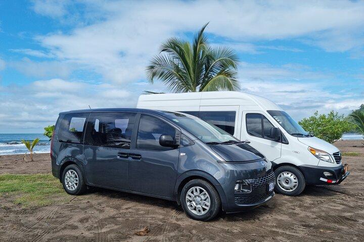 プライベート送迎: SJO 空港 ⇆ プンタレナスのカルデラ クルーズ ポート