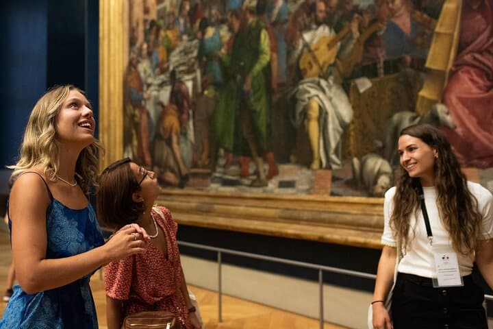 Paris Louvre Essentials Tour (Reserved Entry Included)