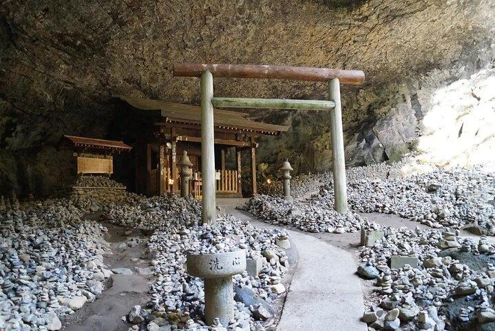 九州上白見神社・天岩戸・高千穂峡ツアー
