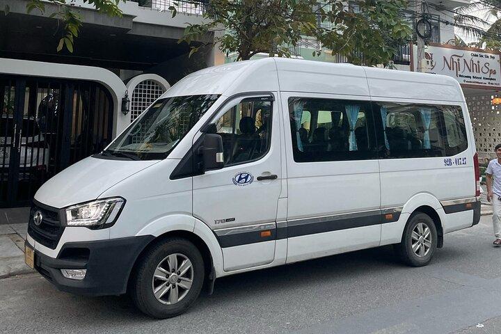 Hue naar Hoi An Van Tour met Engelse gids