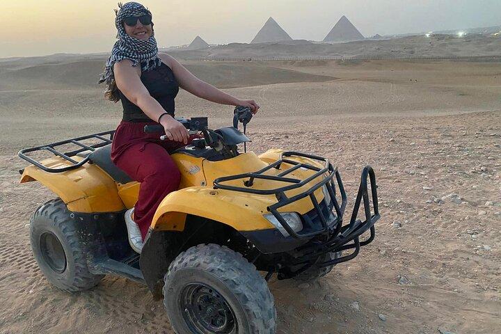 Quad bike omkring Giza-pyramiderne omkring Giza-pyramiderne