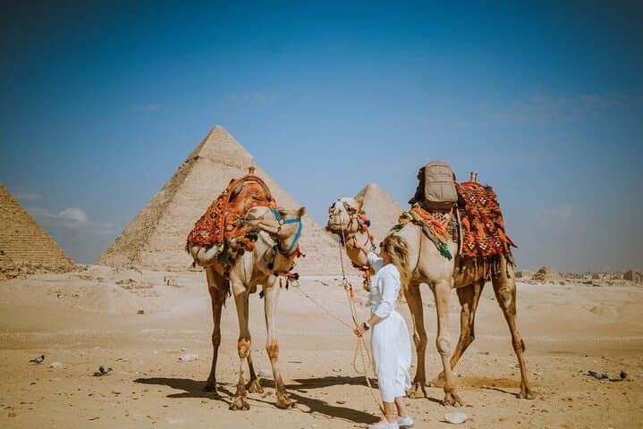 Cairo Stopover-day tour from Cairo airport Visiting Giza Pyramids