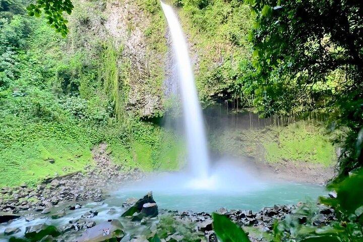 Tour di mezza giornata con Safari Float e cascata La Fortuna