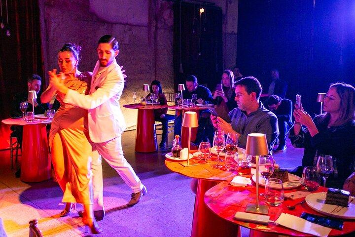 Tango, vinho e experiência noturna em Mendoza
