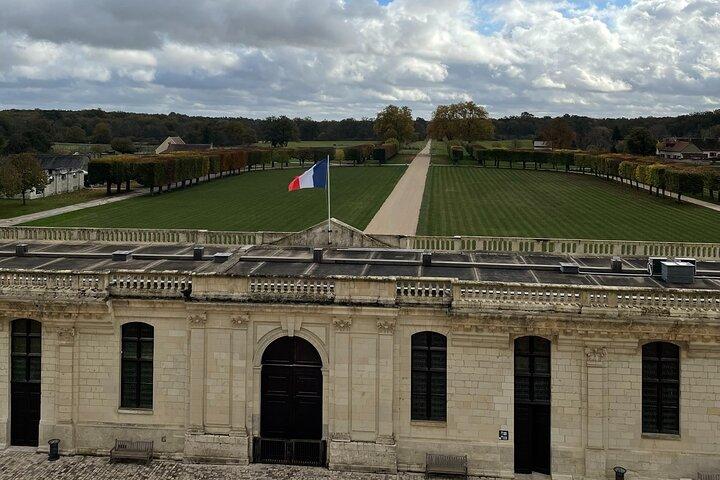 Chambord Castle Small Group Tour by Minivan from Paris