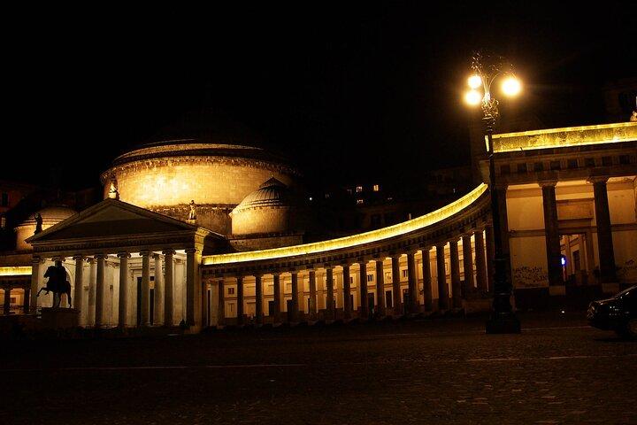 Naples Visite nocturne comme un local à explorer et à manger (4 heures)