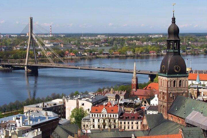 Transfert privé de Riga International Airport RIX à Riga City