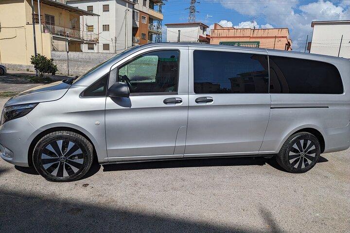 Private transfer from Naples to Rome city centre or Fiumicino