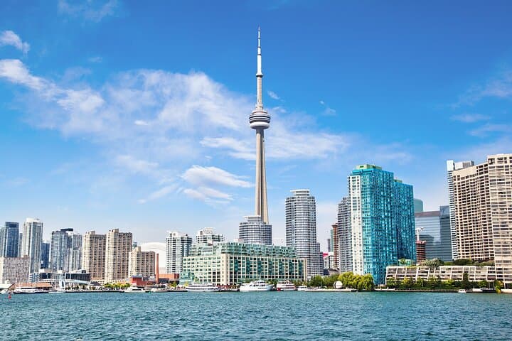 Niagara Falls, Toronto and 1000 Islands, 3 Day Tour from NYC