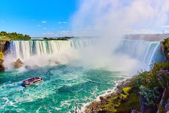 Niagara Falls, Toronto and 1000 Islands, 3 Day Tour from NYC