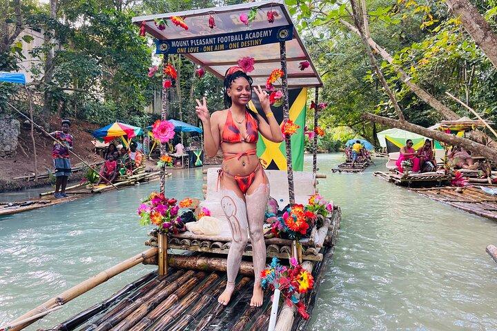 Bamboo River Rafting com massagem e passeio a cavalo no oceano