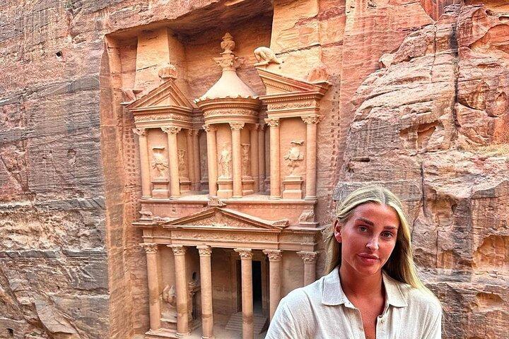 Tour privado de 2 dias Petra Wadi Rum e Mar Morto