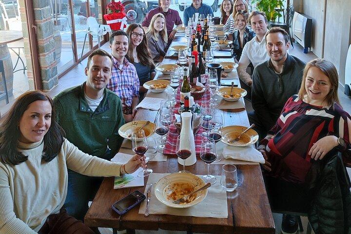 Déjeuner léger et dégustation de vins sur les collines de Lucques en compagnie d'un sommelier