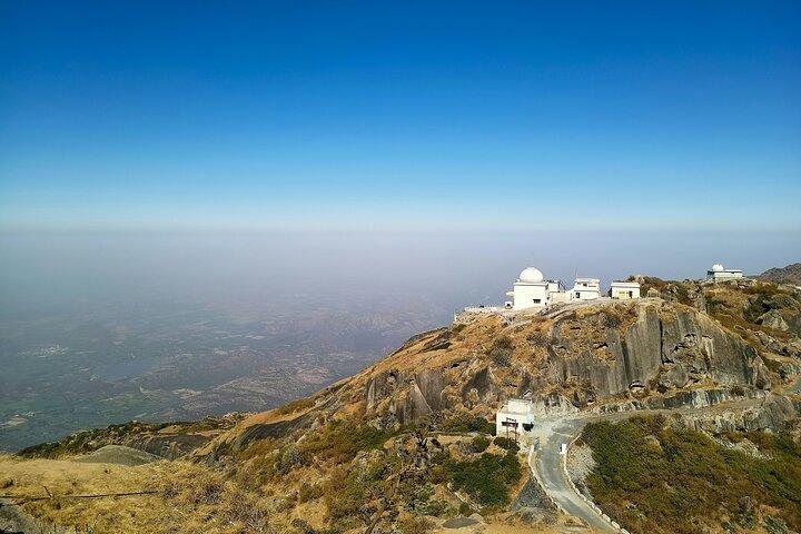Excursion privée d'une journée au mont Abu depuis Udaipur en voiture