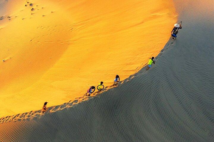 Découvrez Mui Ne Sand Dunes Day Trip - Moments de coucher de soleil à couper le souffle