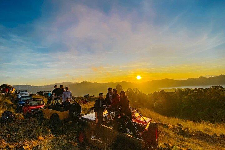 Mount Batur Jeep Sunrise, Hot Springs & Hidden Waterfall (em inglês)