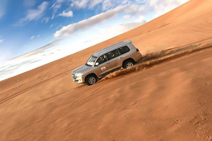 Dubai Desert Safari med sanddynbashing och liveshower