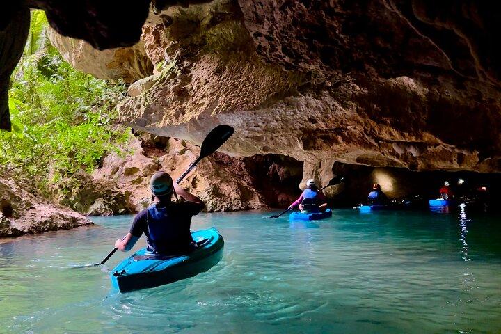 Jungle Blue Hole Cave Kayak Adventure em Belize