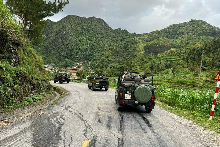 Ha Giang Open Air Jeep 3 dagen en 2 nachten buiten de gebaande paden