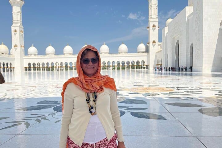 Dubai To Abu Dhabi: Grand Mosque, Royal Palace & Etihad Towers