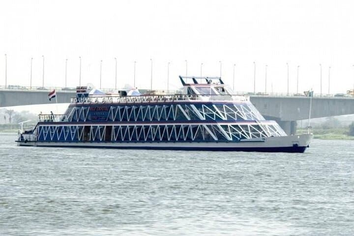 Dinner cruise on the banks of the Nile with a 5 star open buffet