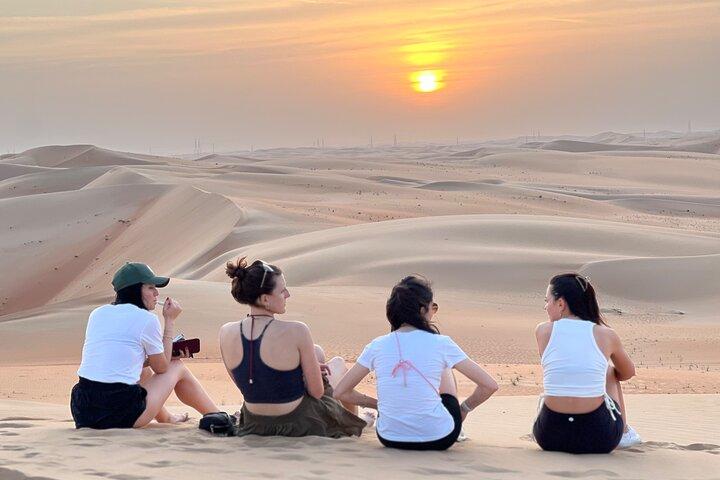 Gedeelde Abu Dhabi Adventure Tour / zonsopgangssafari, Dune bashing