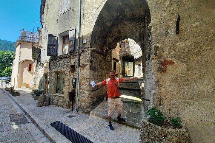 Tour con il Mountain Train, trekking alla Mystic Forest e al castello