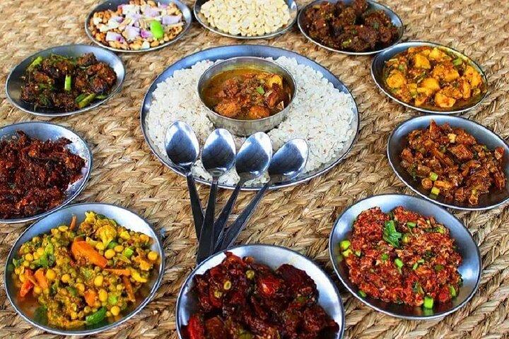 Walking Food Tour: Degustação de comida e bebida com guia em Kathmandu