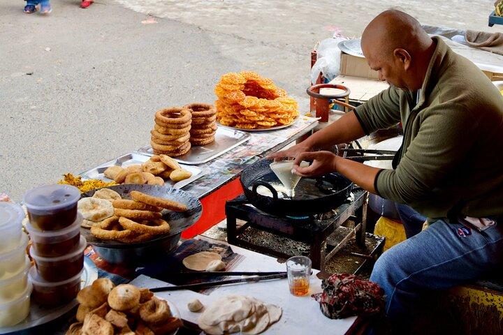 Walking Food Tour: Degustação de comida e bebida com guia em Kathmandu