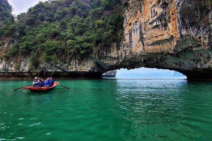 Peace Cruise 2 dias Explore Halong Bay e Lan Ha Bay a partir de Hanói