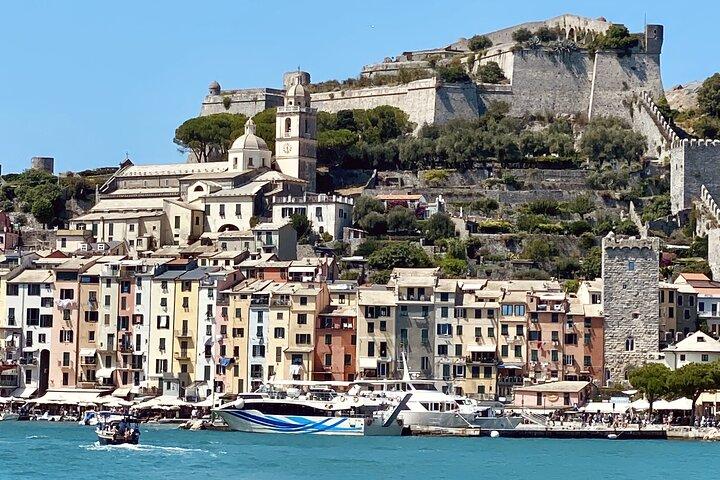 Ferry boat tour to the Cinque Terre with stop in Portovenere and Vernazza