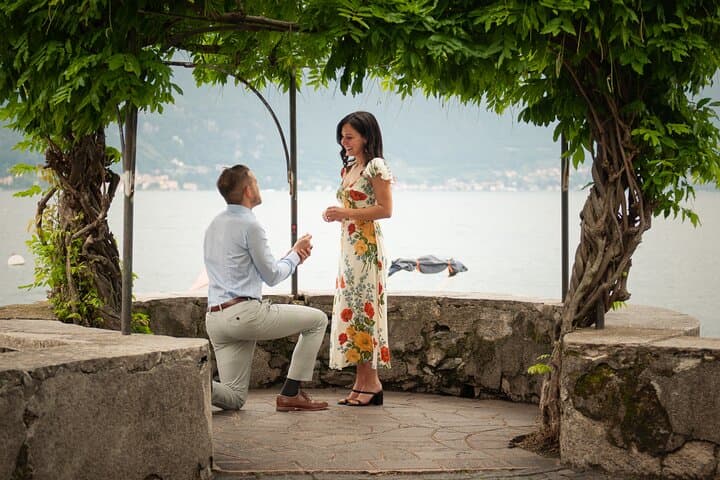 Private Photoshoot Tour with a Local Lake Como Photographer
