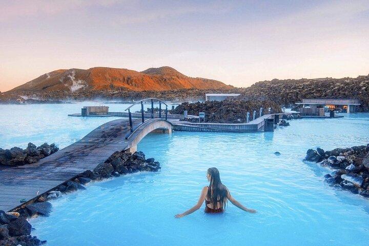 Privat transfer mellan Keflavik och Reykjavik via Blue Lagoon