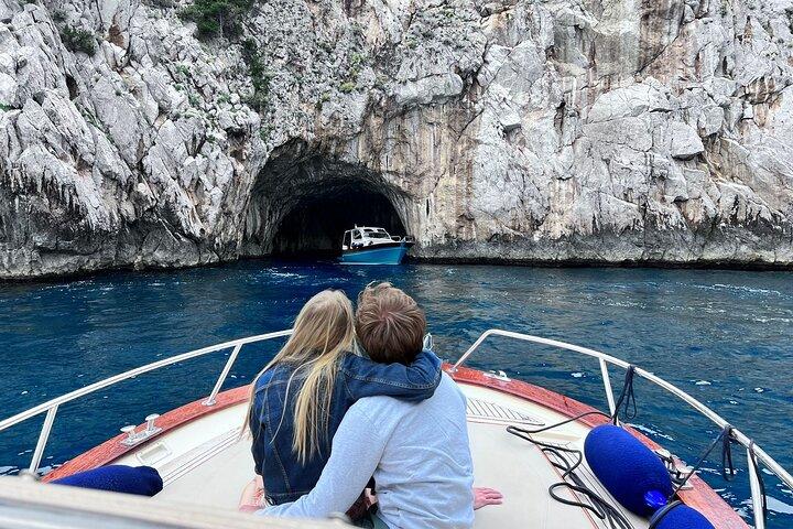 Capri Tour en Barca Giornaliero